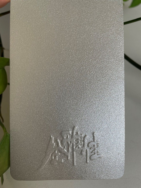 Revêtement en poudre de pulvérisation de polyester électrostatique doré à effet nacré métallique pour utilisation en métal