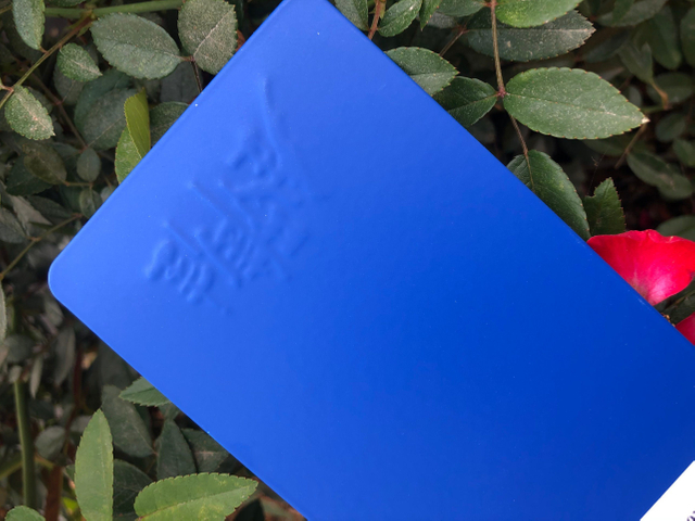 Prix ​​compétitif d'approvisionnement en résine bleue, revêtement en poudre respectueux de l'environnement, pulvérisation électrostatique pour revêtement en poudre de surface métallique intérieure