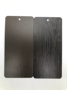 Peinture de revêtement en poudre de grain de bois écologique sur revêtements en poudre effet bois MDF pour porte métallique profilée en aluminium