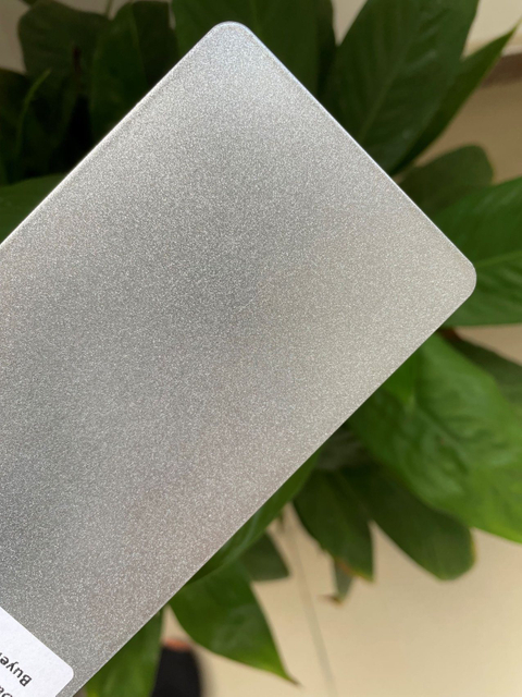 La Chine fournit un profil en aluminium, des rides métalliques, des pièces métalliques extérieures rugueuses, un revêtement en poudre de polyester