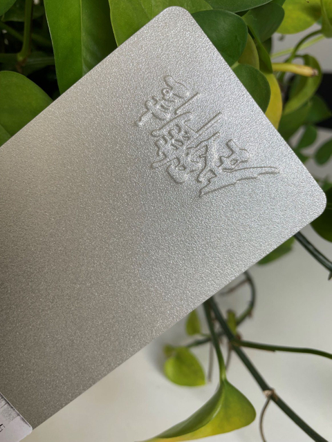 Revêtement en poudre de pulvérisation de polyester électrostatique doré à effet nacré métallique pour utilisation en métal